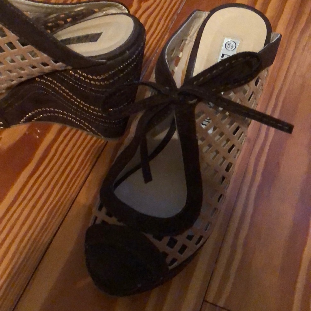 BEAUTIFUL unique platform wedge sandals - Picture 2 of 6
